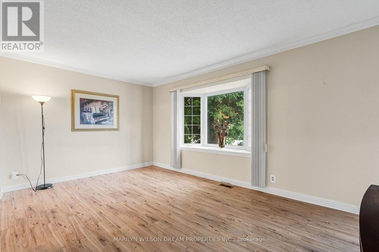 28766691/1252-dorchester-avenue/carlington/ottawa/ontario/K1Z8E6_5