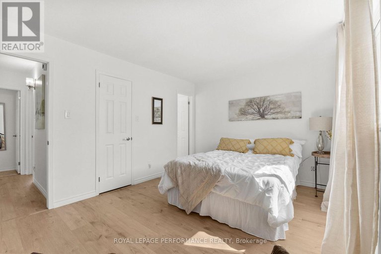 28734701/2768-wyldewood-street/emerald-woodssawmill-creek/ottawa/ontario/K1T2S4_13