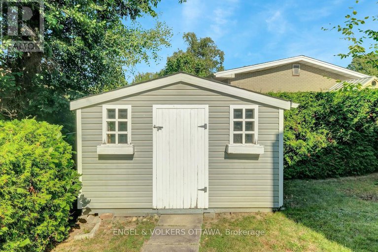 29036505/29-qualicum-street/bruce-farmgraham-parkqualicumbellands/ottawa/ontario/K2H7H1_50