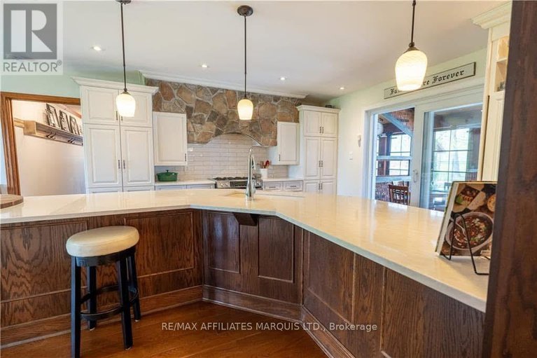 28325181/18521-county-road-19-road/south-glengarry-charlottenburgh-twp/south-glengarry/ontario/K0C2J0_11