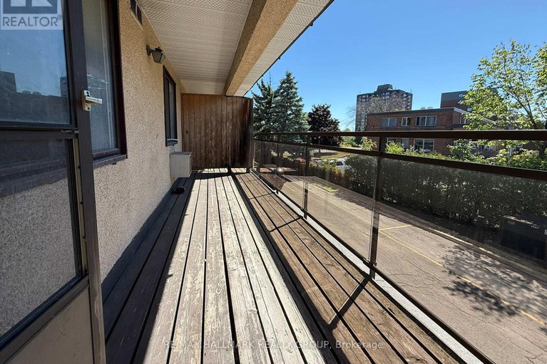 28744464/202-1490-heron-road/heron-gate/ottawa/ontario/K1V6A5_16