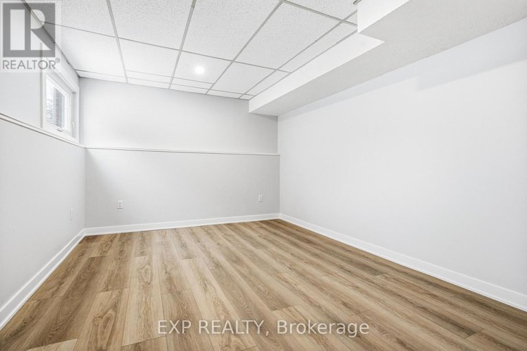 29496832/46-charkay-street/borden-farmstewart-farmcarleton-heightsparkwood-hills/ottawa/ontario/K2E5N4_28