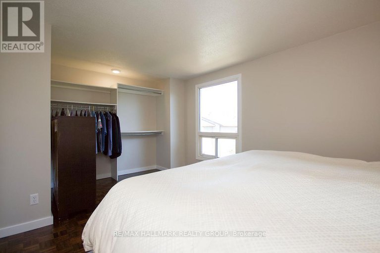28266606/d-3-spring-grove-lane/pheasant-run/ottawa/ontario/K2J2C5_25