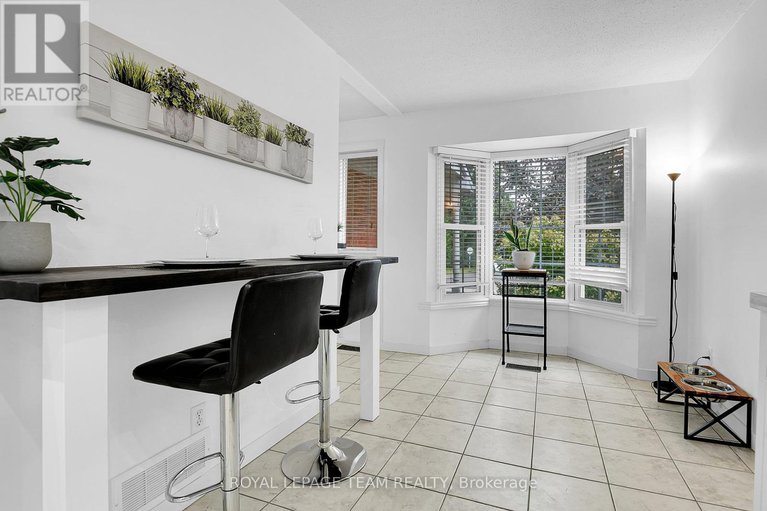 28769027/6405-st-louis-drive/hiawatha-parkconvent-glen/ottawa/ontario/K1C2X9_6