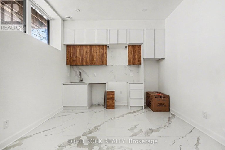 29669926/826-alpine-avenue/queensway-terrace-north/ottawa/ontario/K2B5R6_27