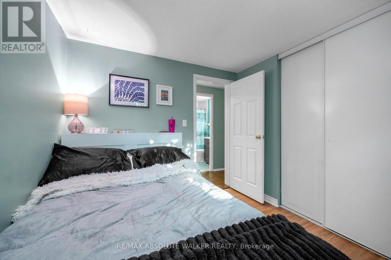28742533/428-hatfield-crescent/bilberry-creekqueenswood-heights/ottawa/ontario/K1E1M8_11