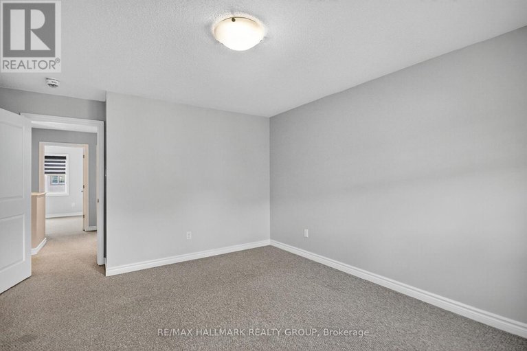 29073526/878-kilbirnie-drive/half-moon-bay/ottawa/ontario/K2J6G5_23