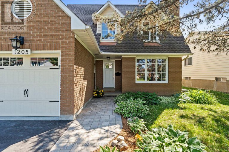 28517736/1205-st-moritz-court/convent-glen-north/ottawa/ontario/K1C2B2_4