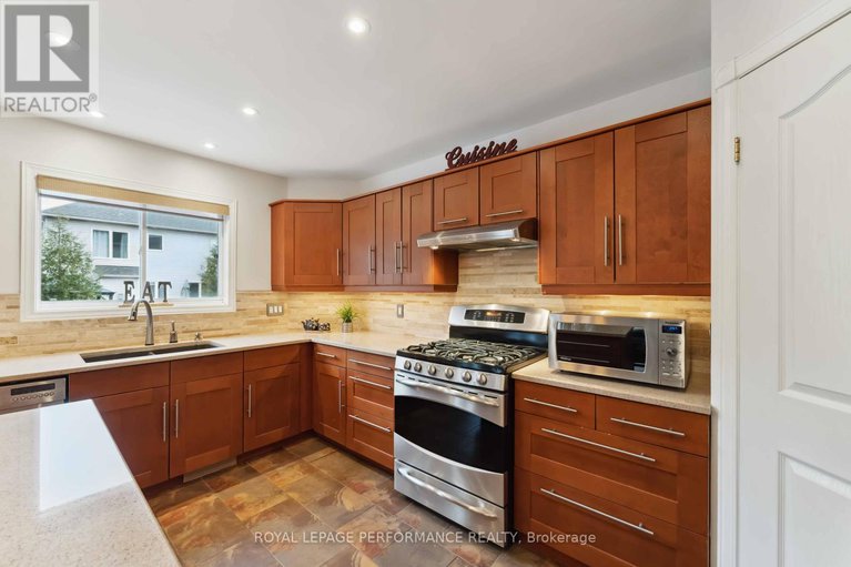 28191048/1060-charest-way/avalon-east/ottawa/ontario/K4A4B1_16