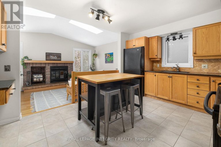 29474748/4-hackett-street/hunt-club-woods/ottawa/ontario/K1V0P8_12