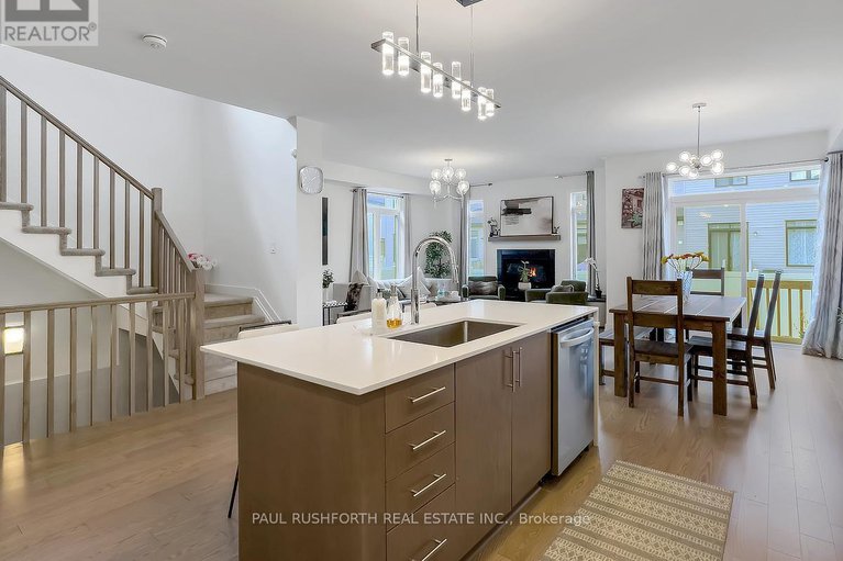 28731613/21-mendoza-way/emerald-meadowstrailwest/ottawa/ontario/K2S2S6_2