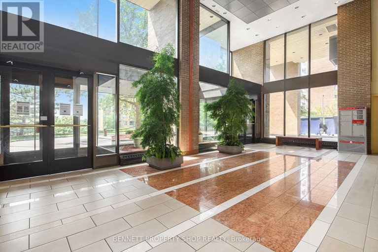 29281419/1402-505-st-laurent-boulevard/viscount-alexander-park/ottawa/ontario/K1K3X4_15