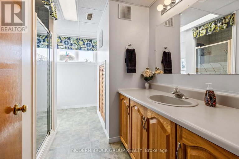 29289029/24-bernard-crescent/augusta-twp/augusta/ontario/K0E1P0_30