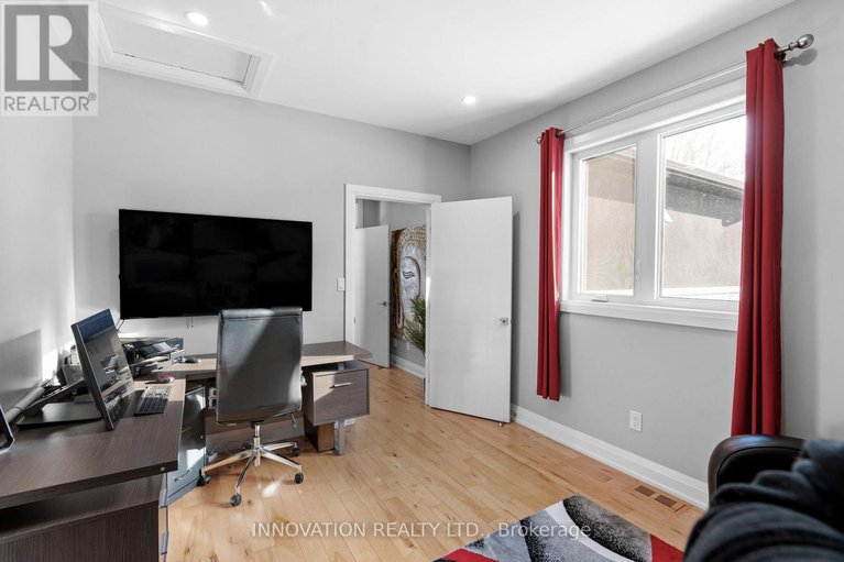 28471755/651-ballycastle-crescent/riverside-south/ottawa/ontario/K1X0A3_23