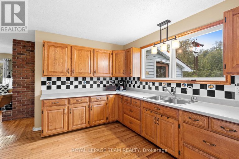 28299232/2915-county-rd-20-road/north-grenville-twp-kemptville-south/north-grenville/ontario/K0G1J0_15