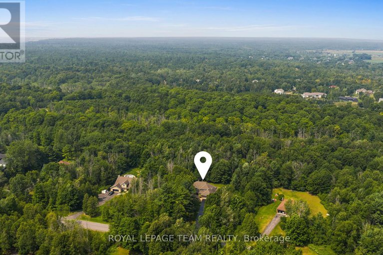 28734411/10-weldale-drive/rural-kanata-central/ottawa/ontario/K2W1A9_49