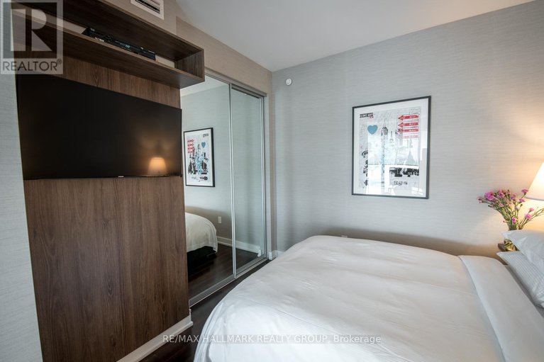 28805859/1402-111-champagne-avenue/west-centre-town/ottawa/ontario/K1S5V3_15