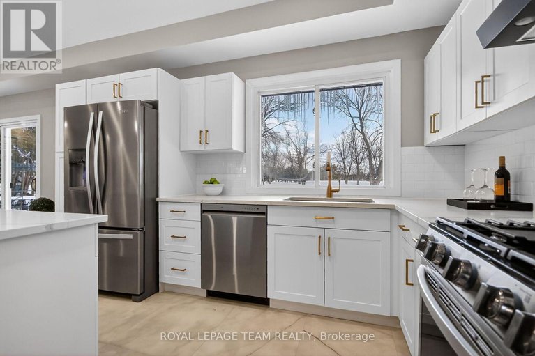 29688254/6636-marina-drive/manotick-south-to-roger-stevens/ottawa/ontario/K4M1B3_13