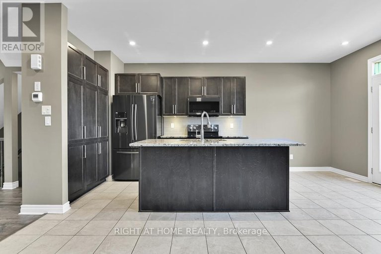 29583768/213-esturgeon-street/avalon-west/ottawa/ontario/K4A1G3_6