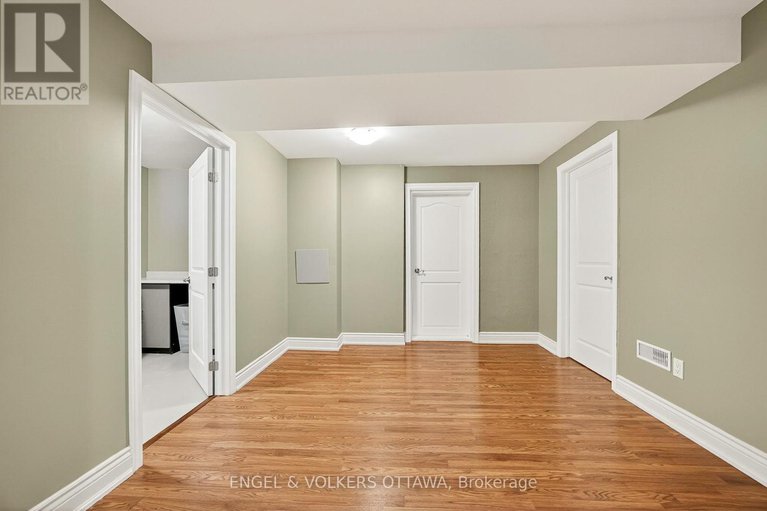 29250492/1291-notting-hill-avenue/ellwood/ottawa/ontario/K1V6T5_28