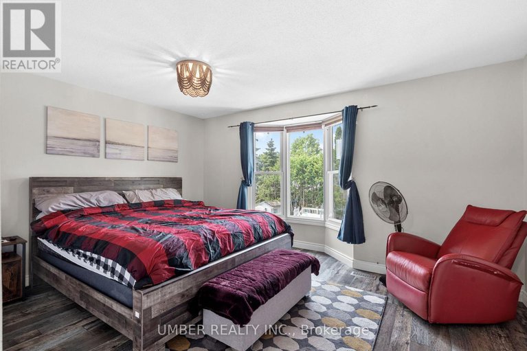 28623557/1130-st-emmanuel-terrace/convent-glen-north/ottawa/ontario/K1C2J7_26