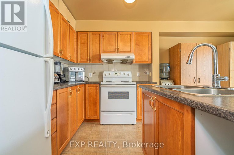 29098665/132-grovemont-drive/strandherd/ottawa/ontario/K2G6Z9_12