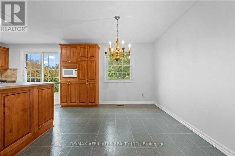 28917185/1610-schouten-drive/bilberry-creekqueenswood-heights/ottawa/ontario/K1E2J4_9