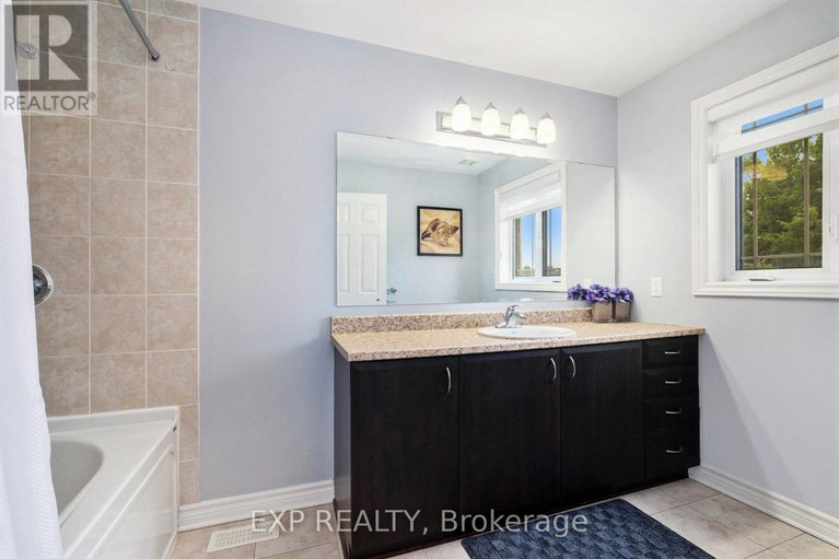28543377/211-leamington-way/strandherd/ottawa/ontario/K2J3T4_21