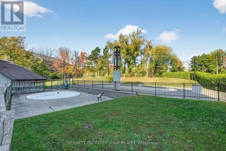 28981552/1015-915-elmsmere-road/beacon-hill-south/ottawa/ontario/K1J8H8_46