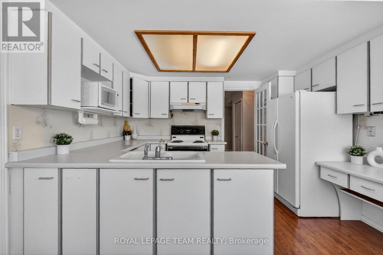 29365768/38-maple-grove-road/katimavik/ottawa/ontario/K2L3K8_12