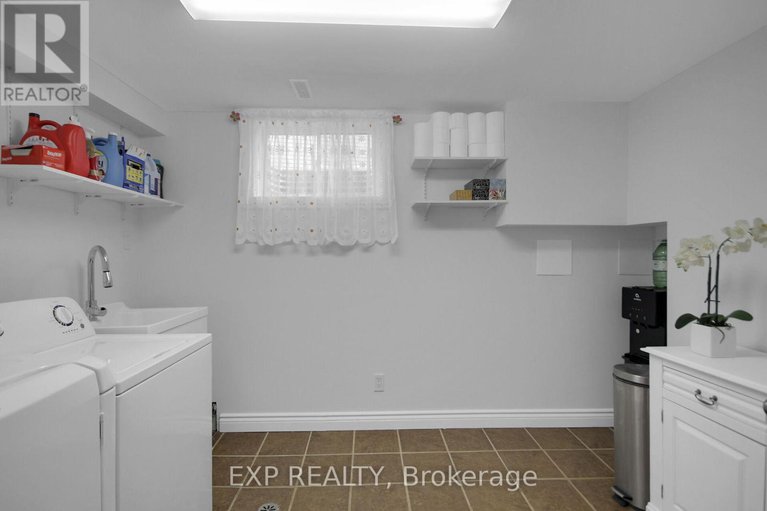 28340674/2001-neepawa-avenue/carlingwood/ottawa/ontario/K2A3L4_47