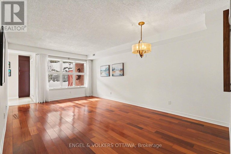 29383001/203-120-darlington-private/hunt-clubwestern-community/ottawa/ontario/K1V0X5_12