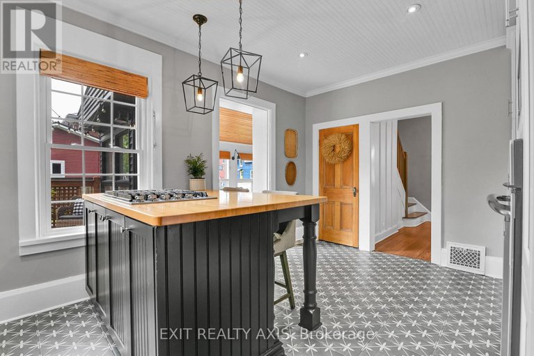 28474942/208-clothier-street-e/kemptville/north-grenville/ontario/K0G1J0_16