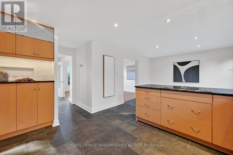 29046613/19-ancroft-court/tanglewood/ottawa/ontario/K2G4A5_12