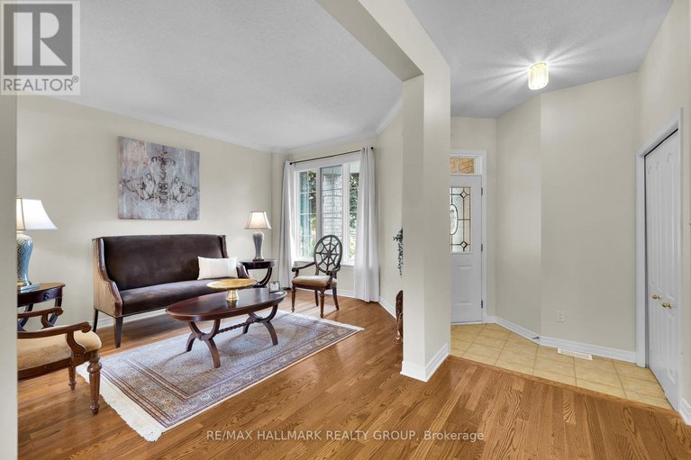 28907952/1924-lobelia-way/springridgeeast-village/ottawa/ontario/K4A4R1_2