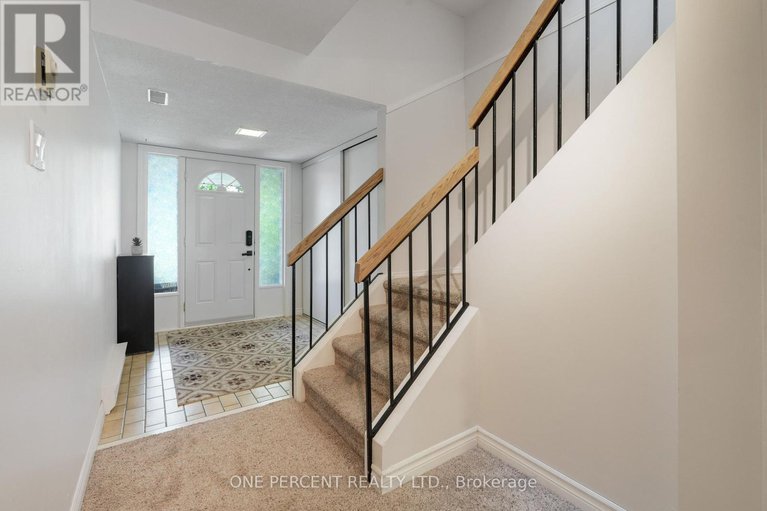 28549707/6585-6585-bilberry-drive/convent-glen-north/ottawa/ontario/K1C4N4_6