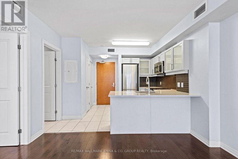 28292069/1306-195-besserer-street/sandy-hill/ottawa/ontario/K1N0B6_10