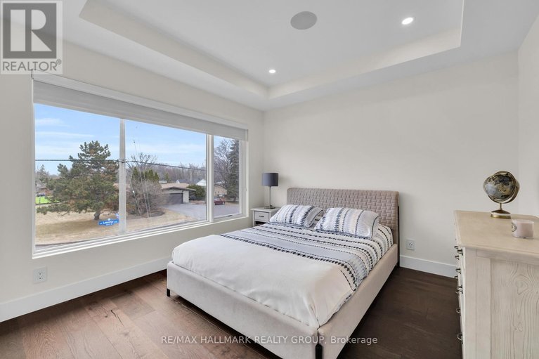 29577966/1976-lenester-avenue/mckellar-heightsglabar-park/ottawa/ontario/K2A1J9_35