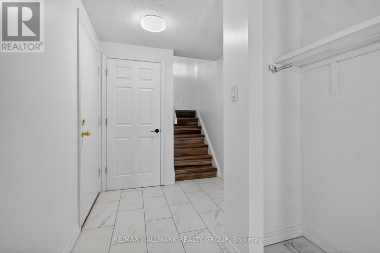 29293423/7-86-esterlawn-private/mckellar-heightsglabar-park/ottawa/ontario/K2A4C1_8