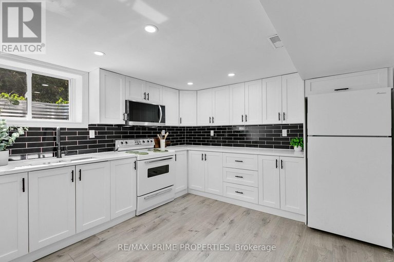 29378490/1035-connery-avenue/elmvale-acresurbandale/ottawa/ontario/K1G2N9_29