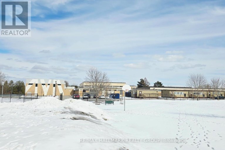 29515187/44-foothills-drive/lynwood-village/ottawa/ontario/K2H6K3_34