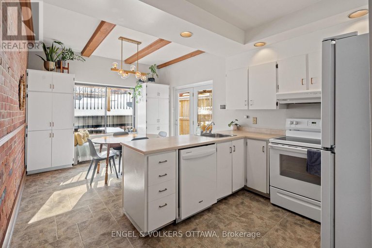 29393365/210-daly-avenue/sandy-hill/ottawa/ontario/K1N6G2_13