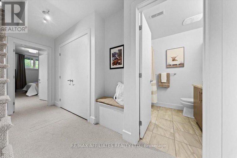 28756079/3-23-bergeron-private/chapel-hill/ottawa/ontario/K1C0C2_28