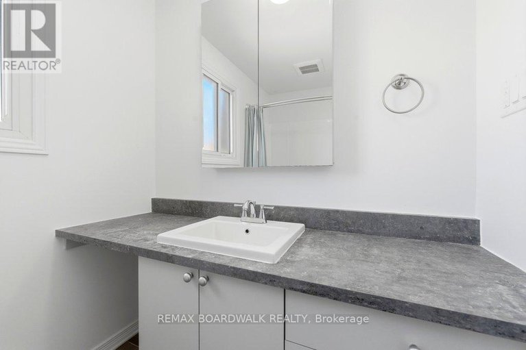 29640034/47-2210-loyola-avenue/beaconwood/ottawa/ontario/K1J8H5_26