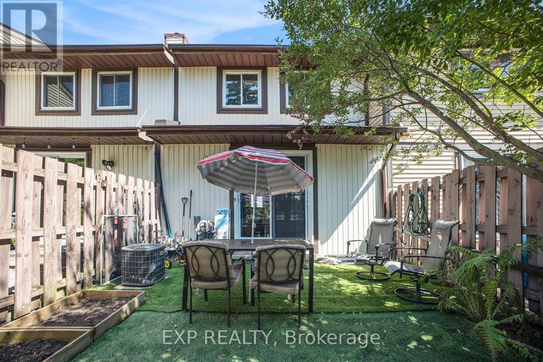 28744467/68-30-baneberry-crescent/glencairnhazeldean/ottawa/ontario/K2L2Y4_17