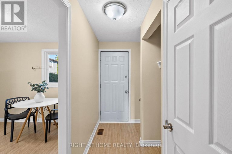 28881913/235-thistledown-court/pheasant-run/ottawa/ontario/K2J1N1_3