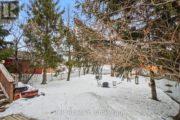 29430598/381-dominion-street-s/alexandria/north-glengarry/ontario/K0C1A0_17