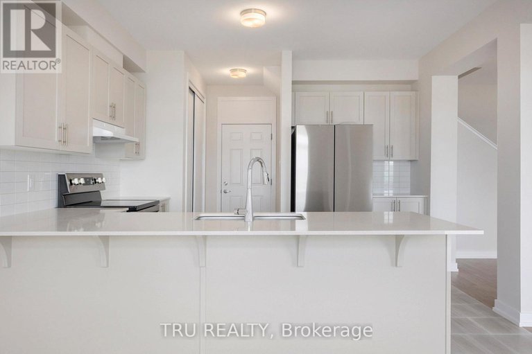 28628636/531-oldenburg-avenue/btwn-franktown-rd-fallowfield-rd/ottawa/ontario/K0A2Z0_9