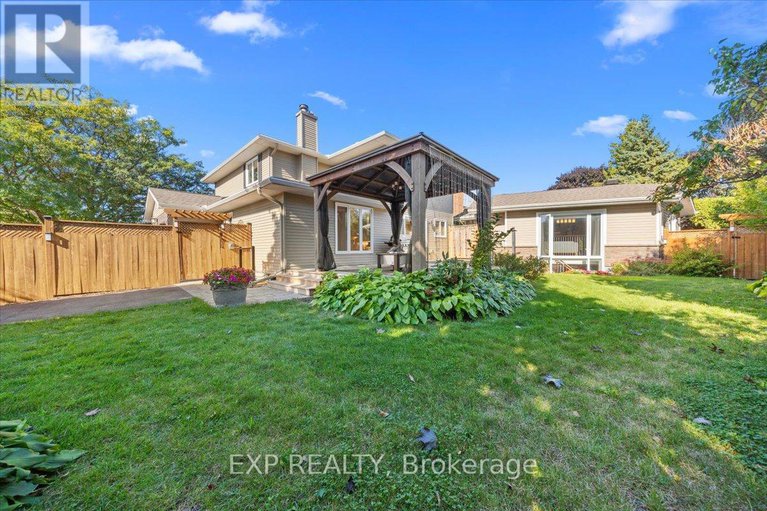 29294454/18-ivylea-street/craig-henrywoodvale/ottawa/ontario/K2G4X5_43