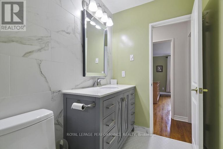 28628194/141-abbotsford-road/glencairnhazeldean/ottawa/ontario/K2L1C6_20